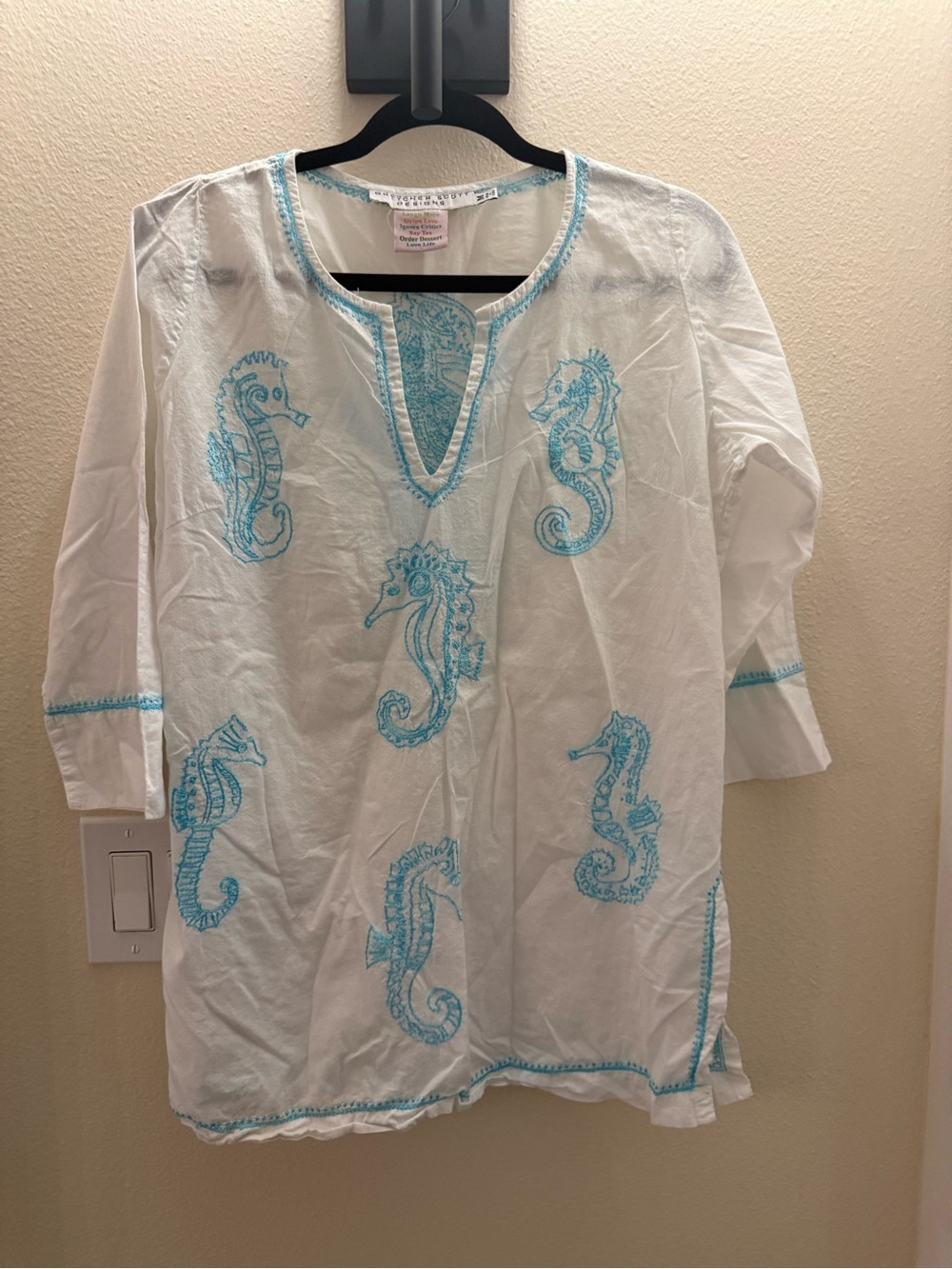 Gretchen Scott Designs 100% Cotton White Tunic with Aqua Seahorse Embroidery